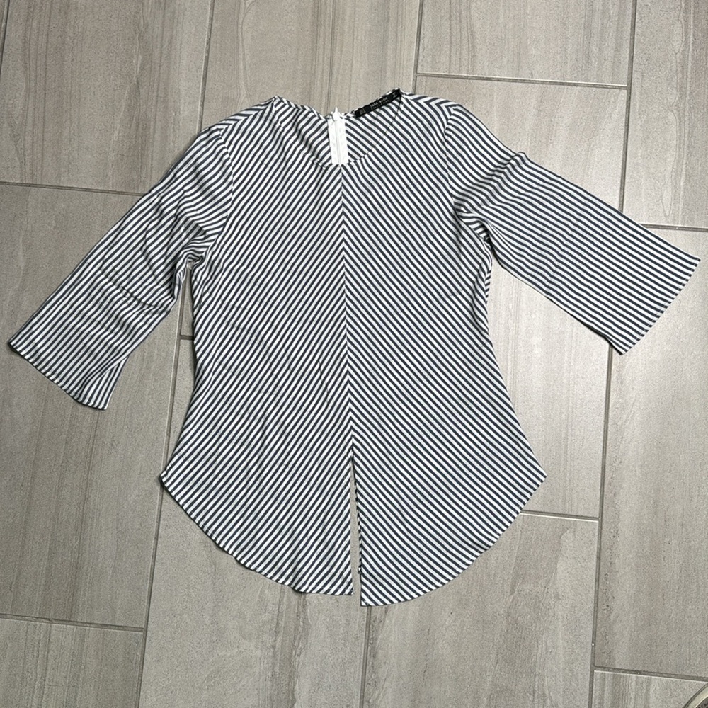 Zara‎ Blue and White Fitted 3/4 Sleeve Blouse